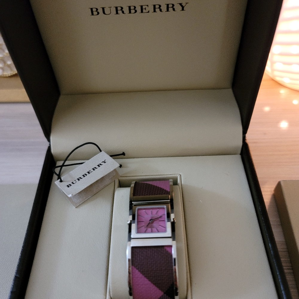Burberry  women's watch - Picture 2 of 6